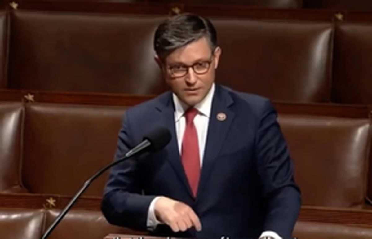 स्पीकर के रूप में माइक जॉनसन के चुने जाने को जीओपी पर ट्रंप का अजेय नियंत्रण माना जा रहा